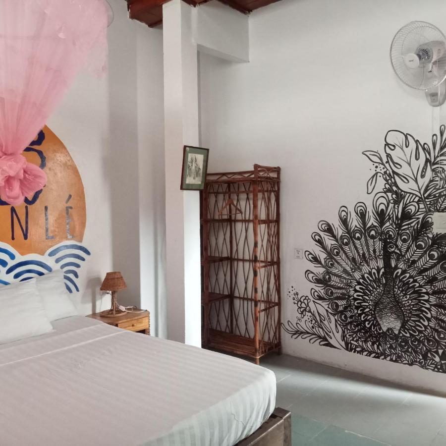 Nomad Guesthouse Kratie Bagian luar foto