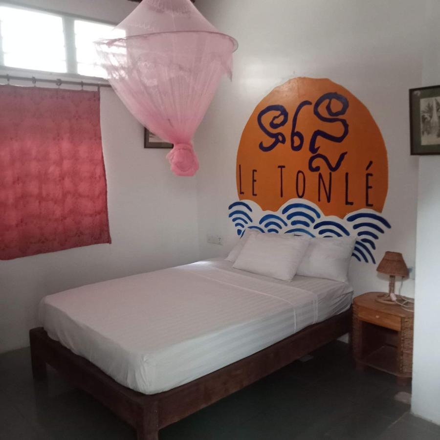 Nomad Guesthouse Kratie Bagian luar foto