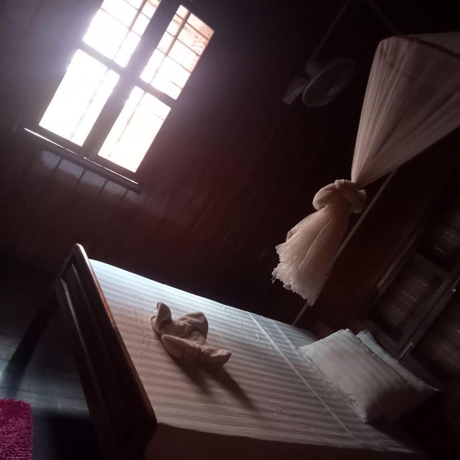 Nomad Guesthouse Kratie Bagian luar foto