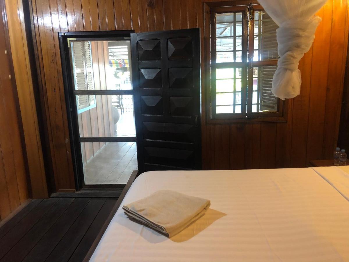 Nomad Guesthouse Kratie Bagian luar foto