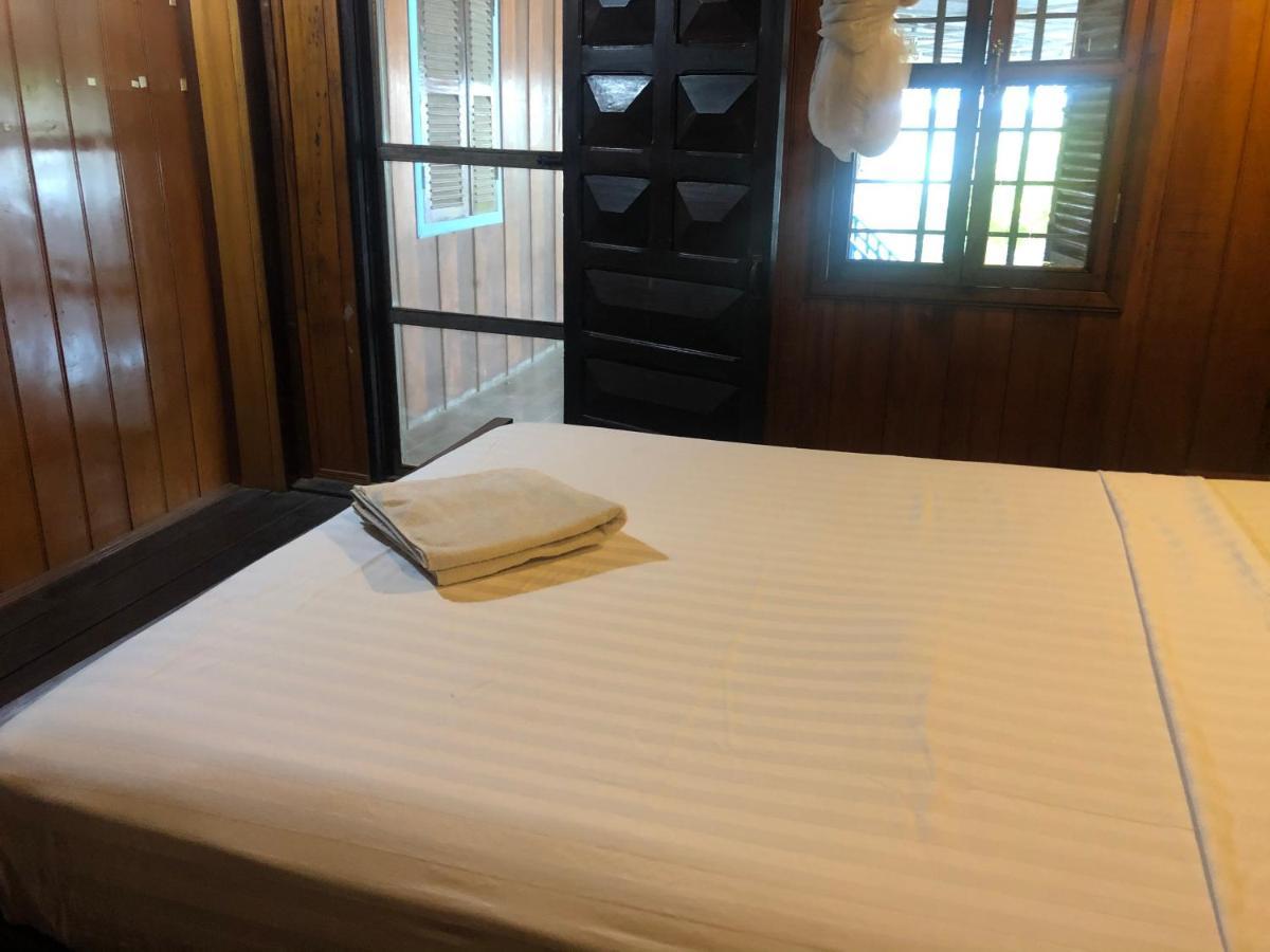 Nomad Guesthouse Kratie Bagian luar foto