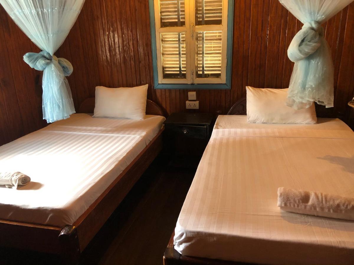 Nomad Guesthouse Kratie Bagian luar foto