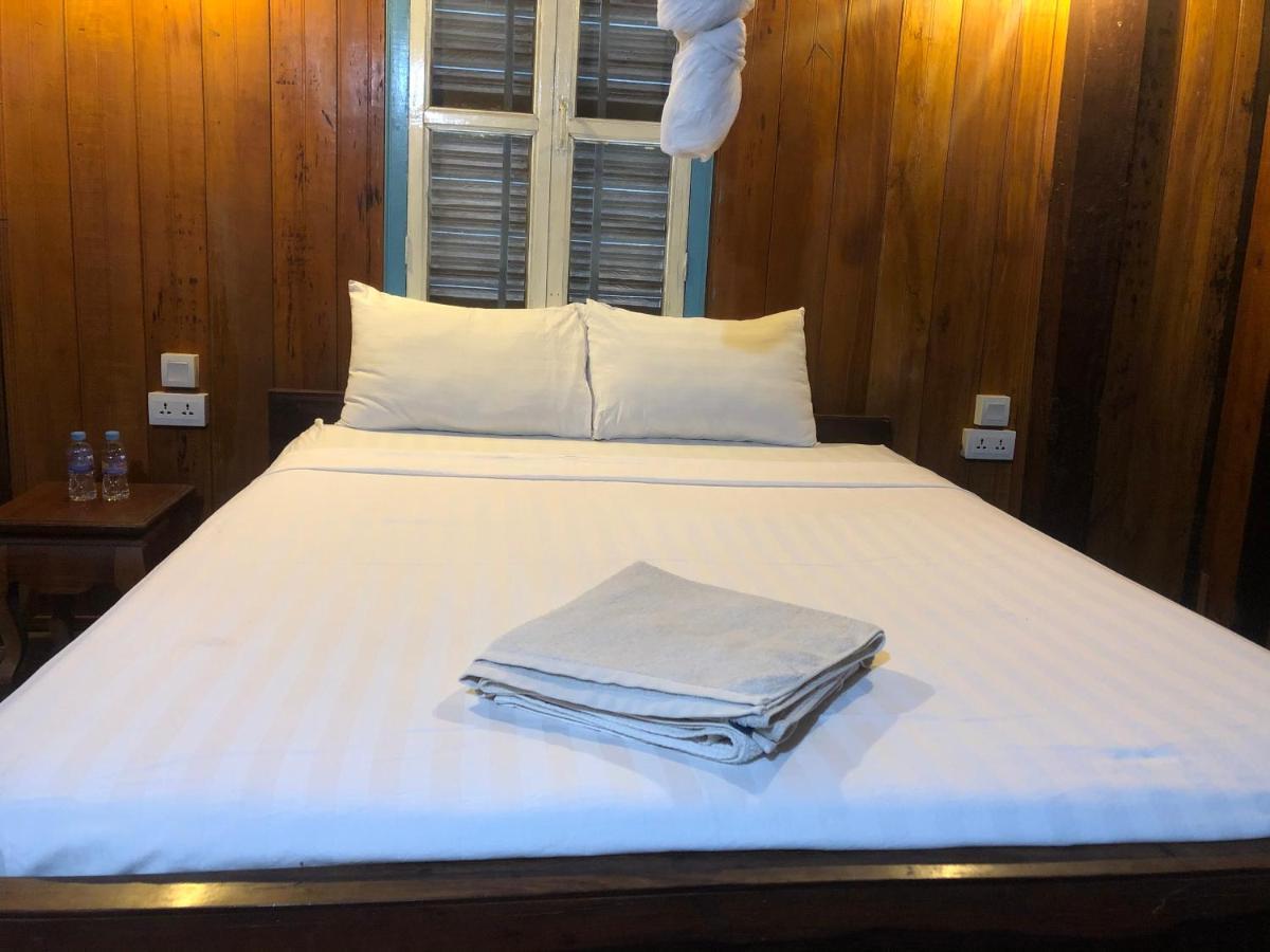 Nomad Guesthouse Kratie Bagian luar foto