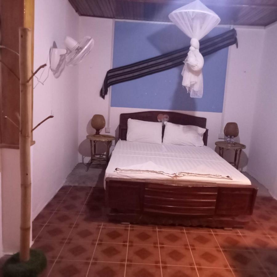 Nomad Guesthouse Kratie Bagian luar foto