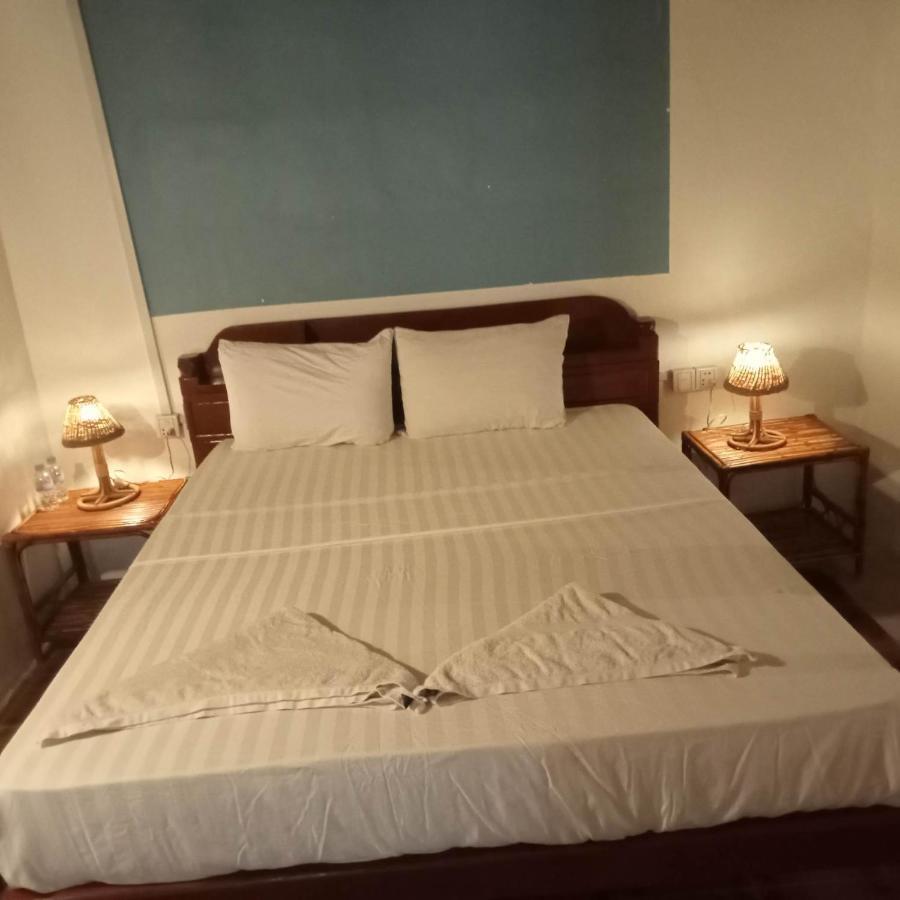 Nomad Guesthouse Kratie Bagian luar foto