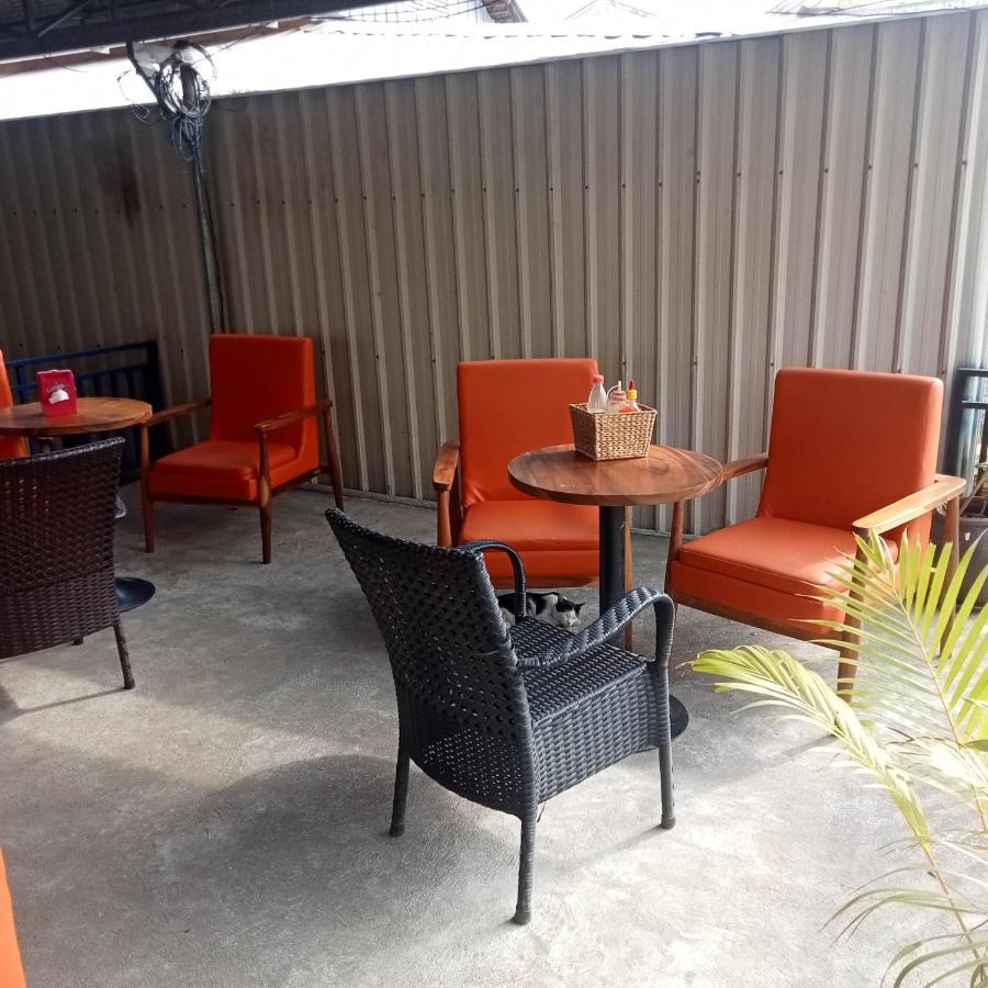 Nomad Guesthouse Kratie Bagian luar foto