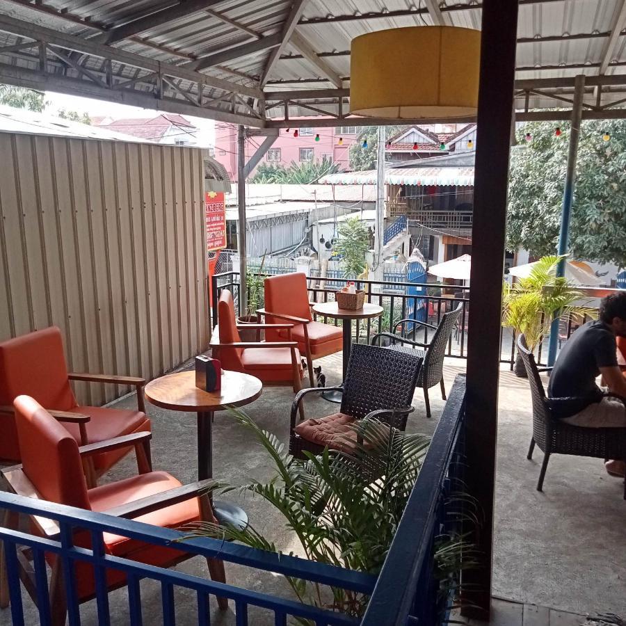 Nomad Guesthouse Kratie Bagian luar foto