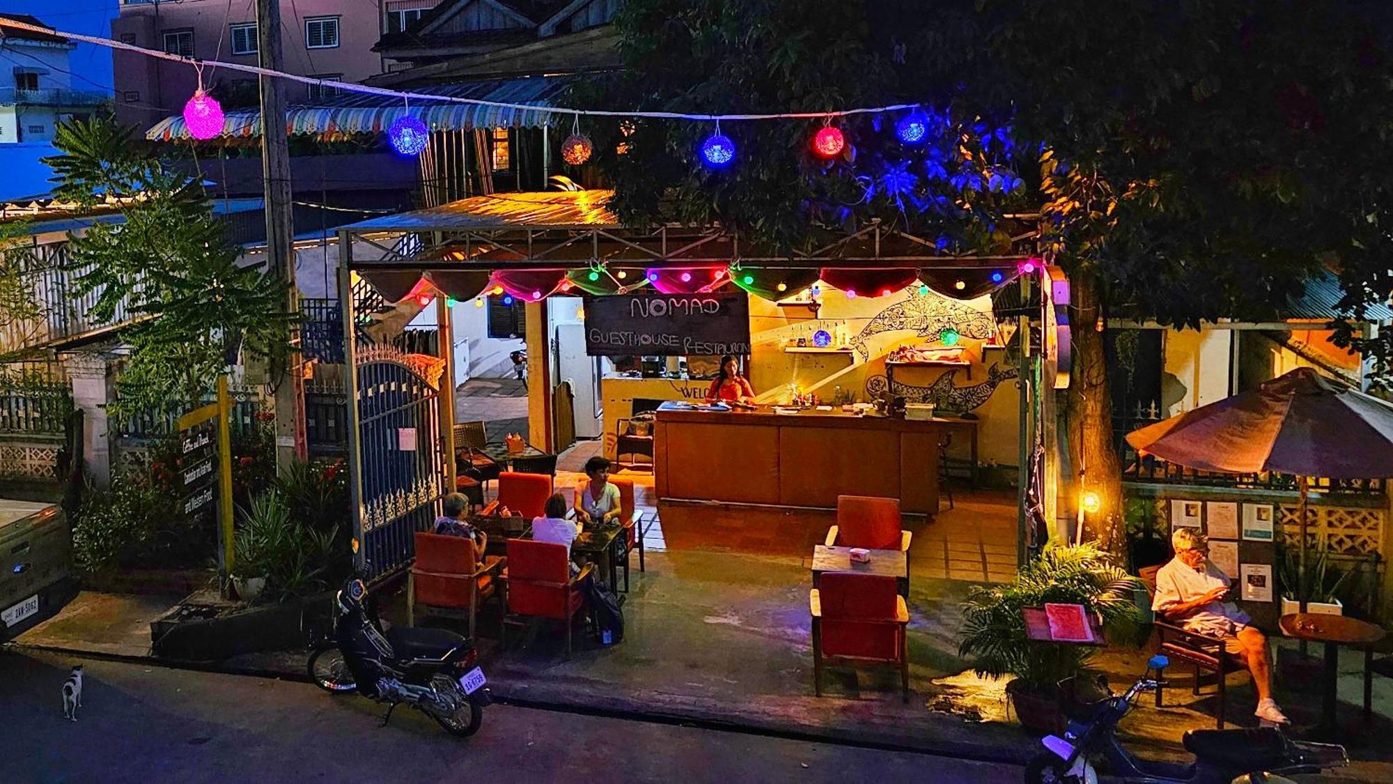 Nomad Guesthouse Kratie Bagian luar foto